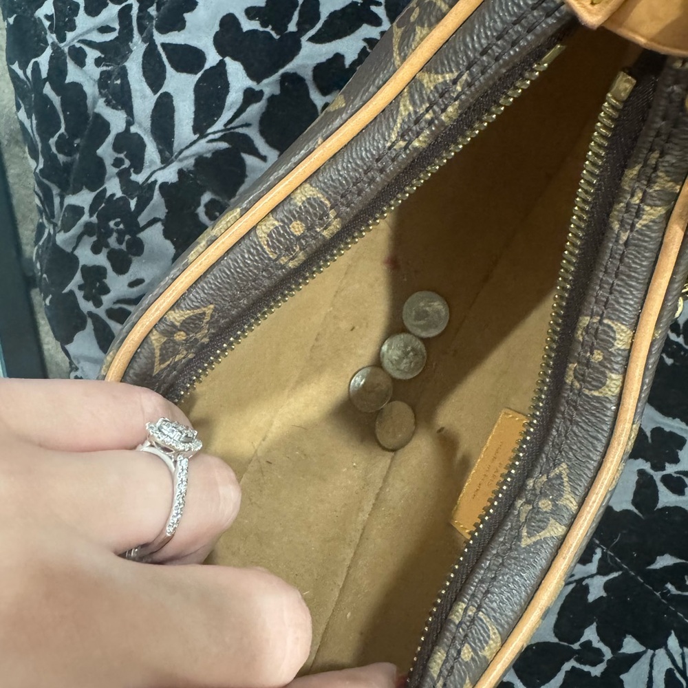 Louis Vuitton Loop Bag - Picture 15 of 16